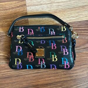 Dooney & Bourke wristlet DB75